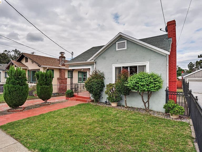 Listing photo 3