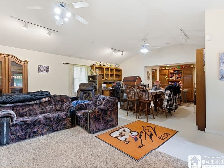 Listing photo 5