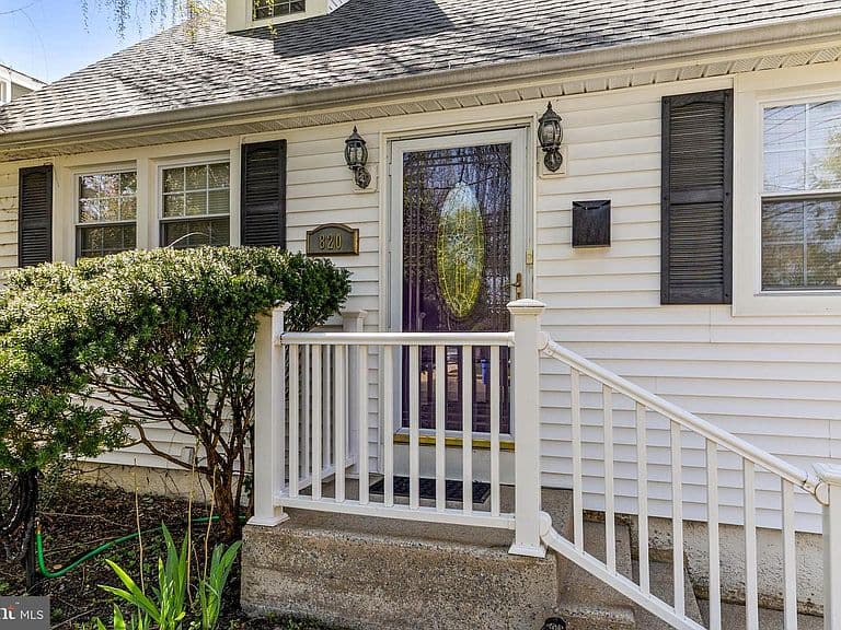 Listing photo 3