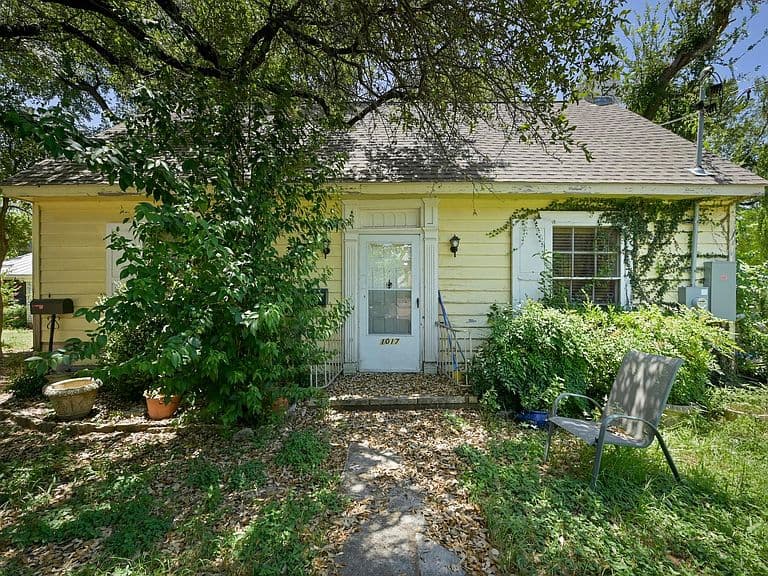 Listing photo 3