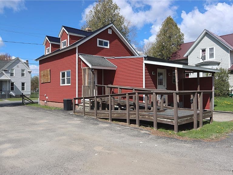 Listing photo 3