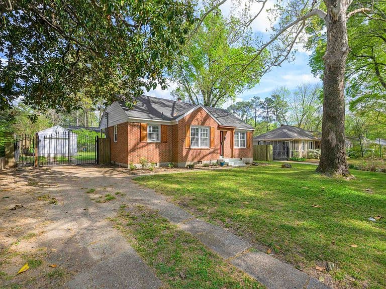 Listing photo 5