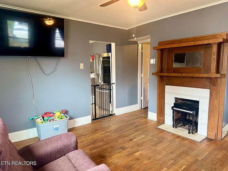 Listing photo 4