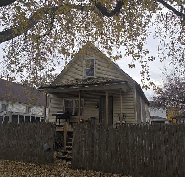 Listing photo 2