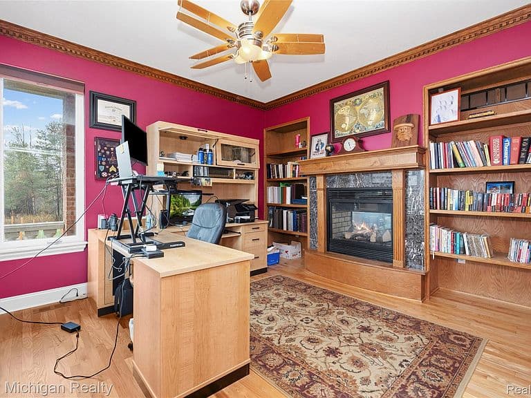 Listing photo 5
