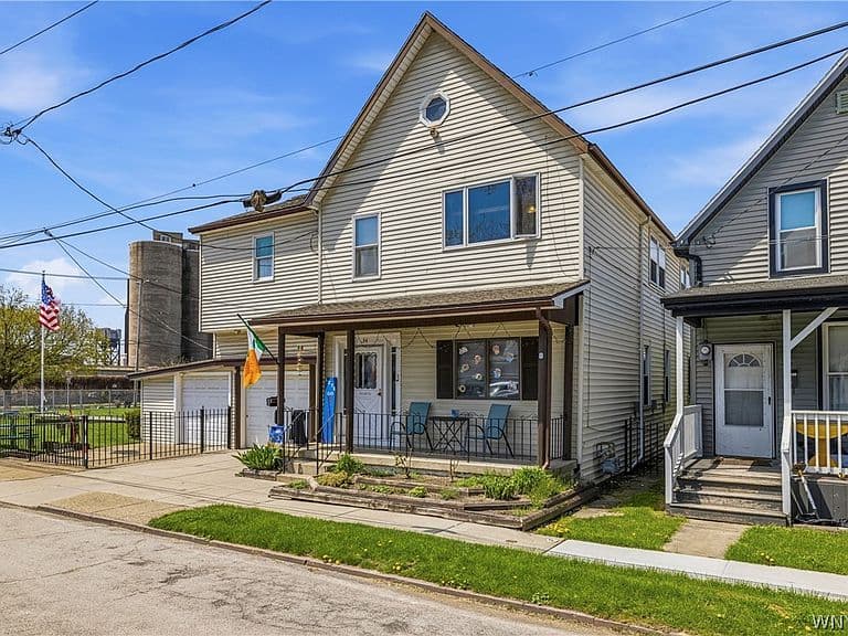 Listing photo 3