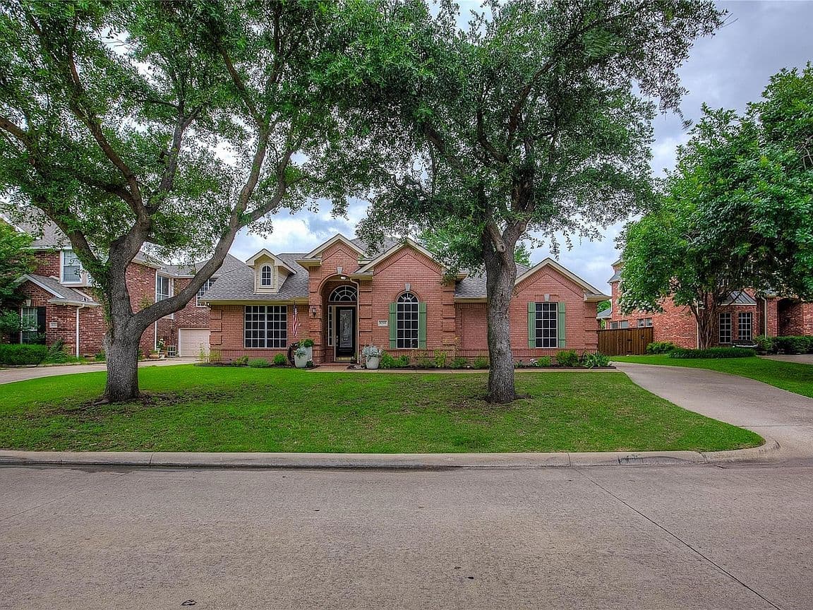 Primary listing photo