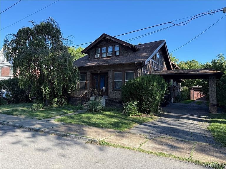 Listing photo 2