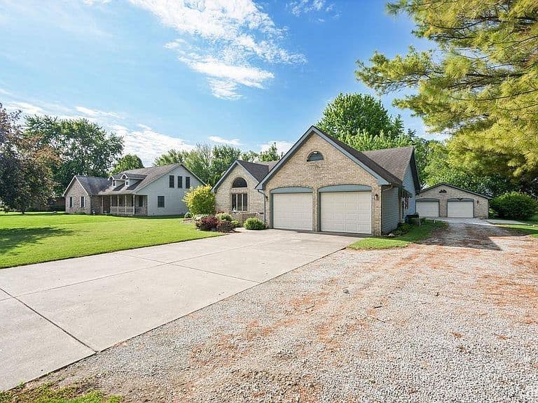Listing photo 4