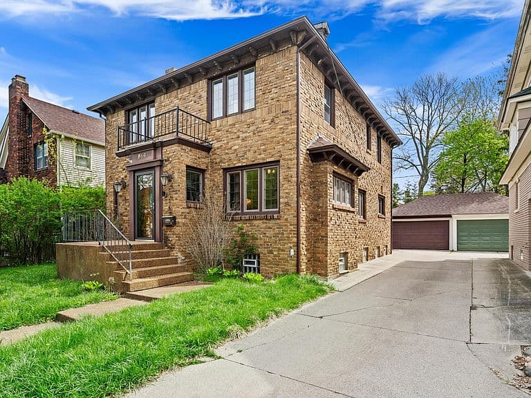 Listing photo 4