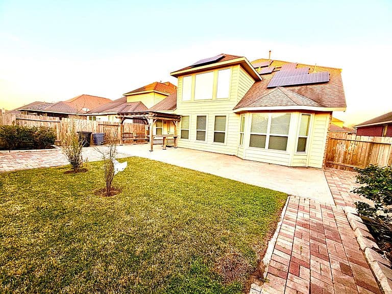 Listing photo 5