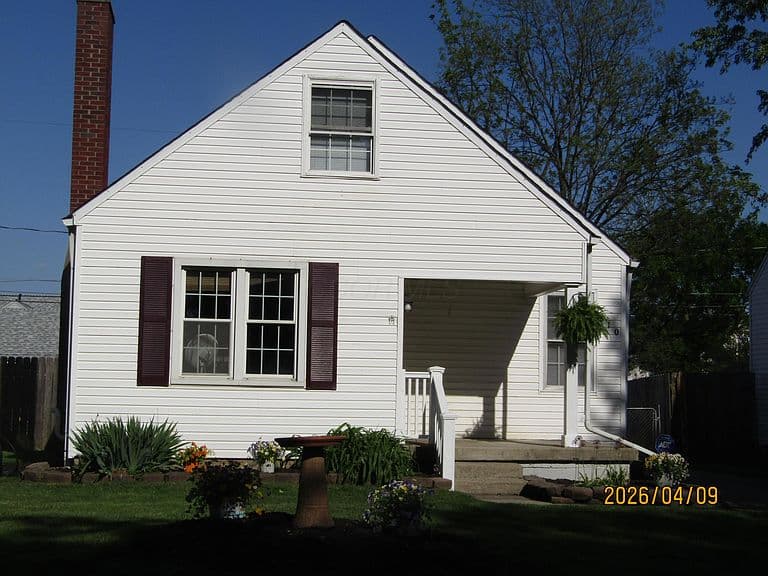 Listing photo 2