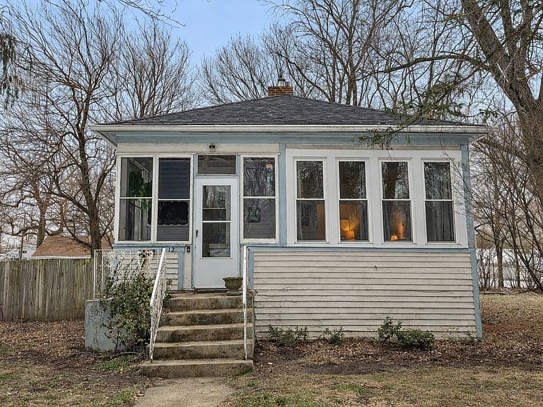 Listing photo 2
