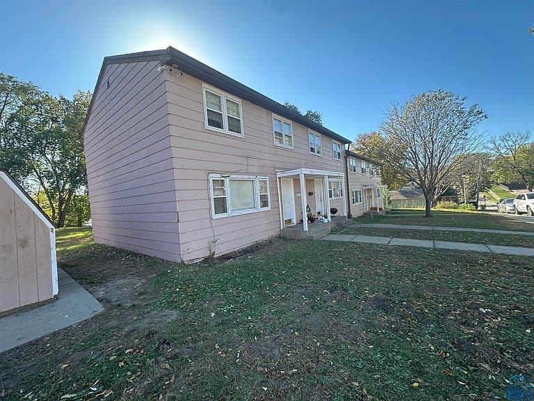 Listing photo 5