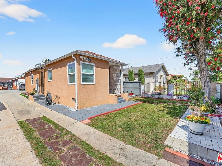 Listing photo 3