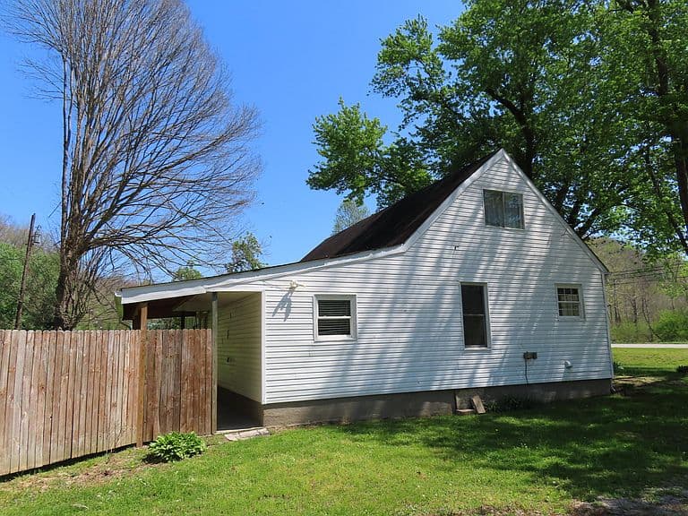 Listing photo 4