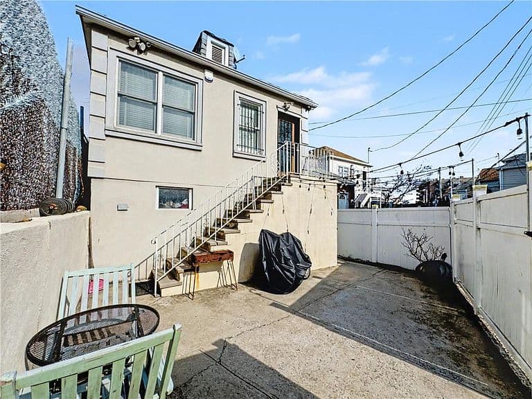 Listing photo 5