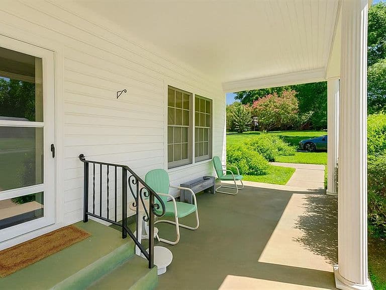 Listing photo 4