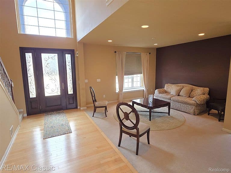 Listing photo 5