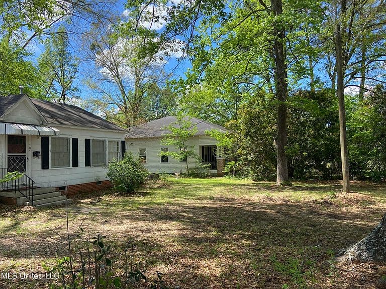 Listing photo 5
