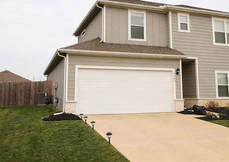 Listing photo 3