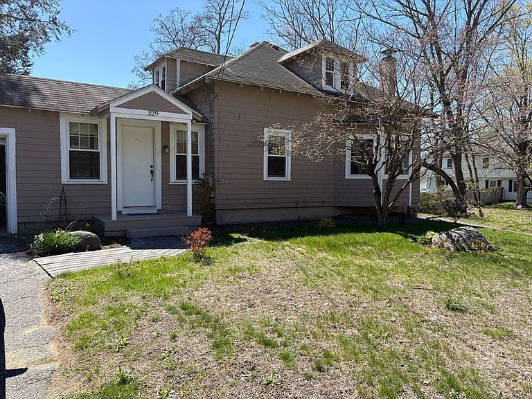 Listing photo 3