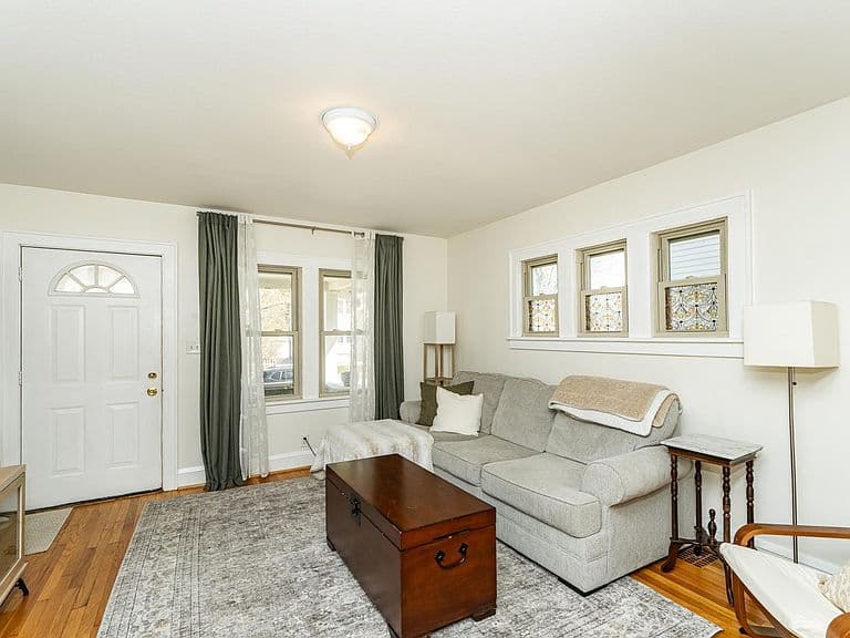 Listing photo 5