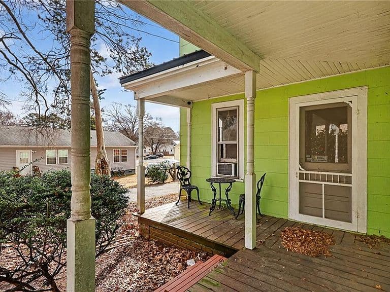 Listing photo 2