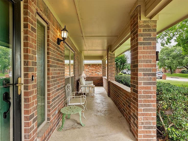 Listing photo 4
