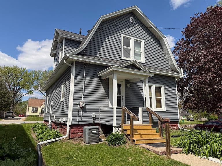 Listing photo 3
