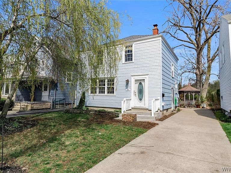 Listing photo 2