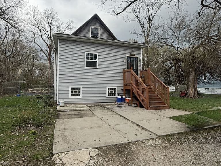 Listing photo 3