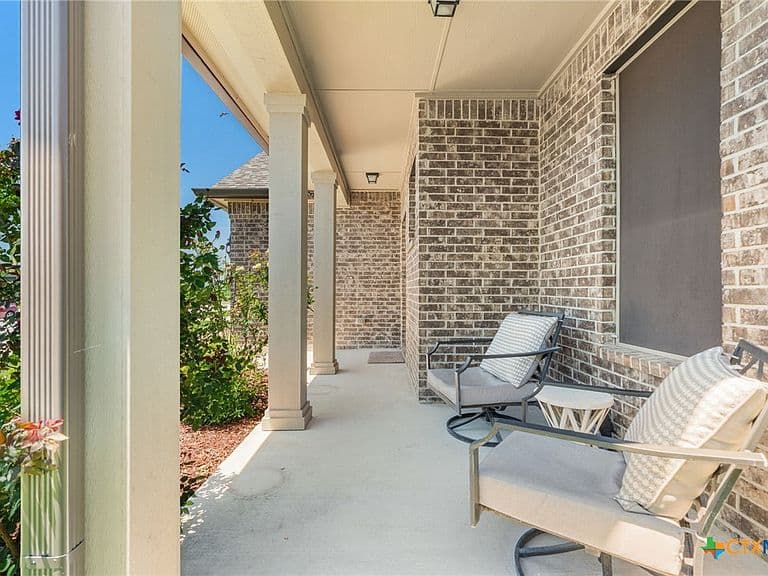 Listing photo 4