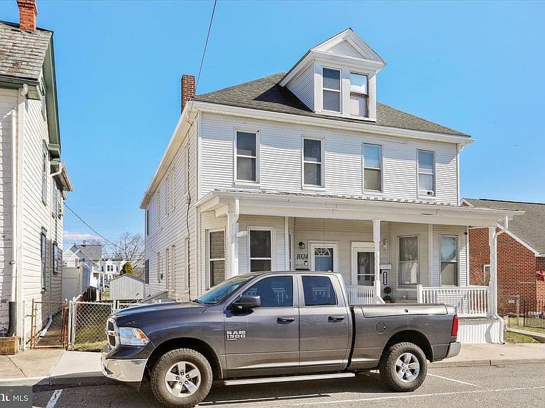 Listing photo 3