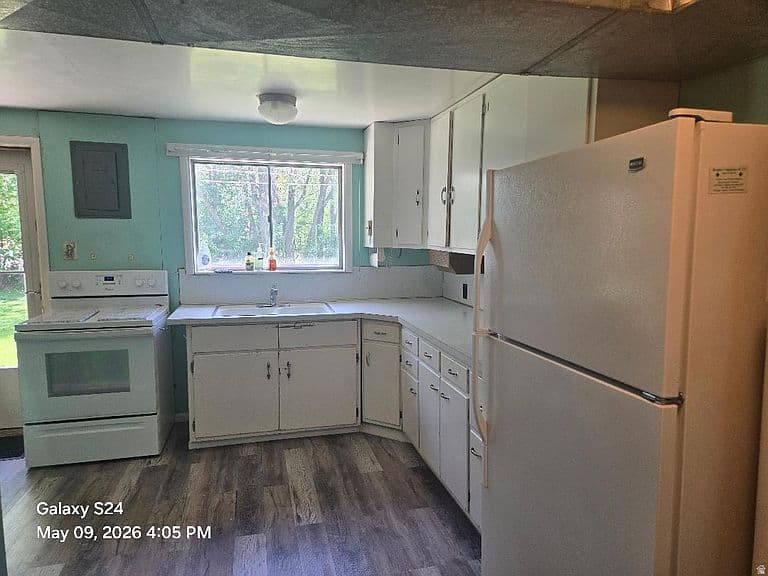 Listing photo 5