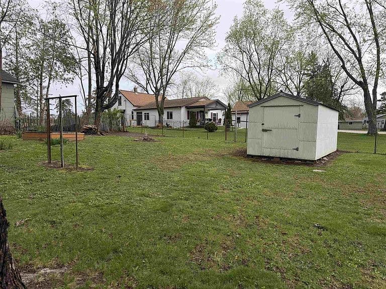 Listing photo 4