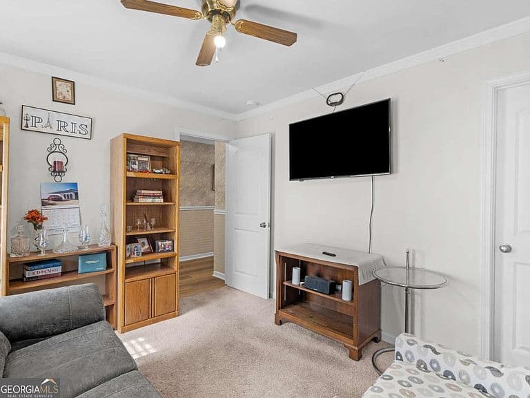 Listing photo 5