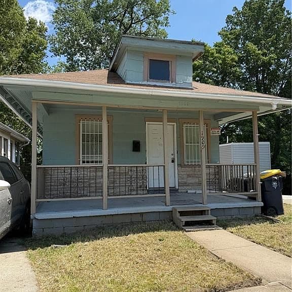 Listing photo 3