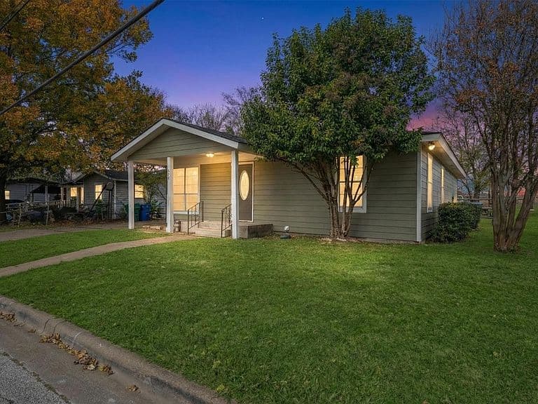 Listing photo 3