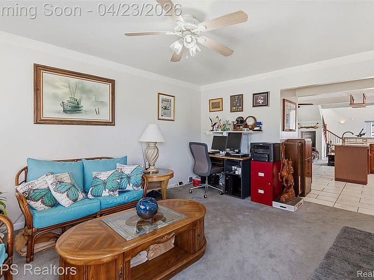 Listing photo 3