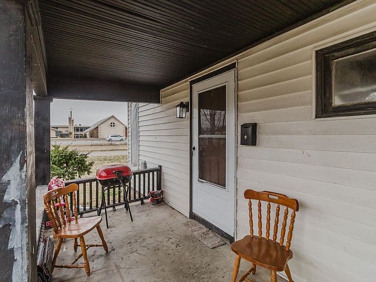Listing photo 4