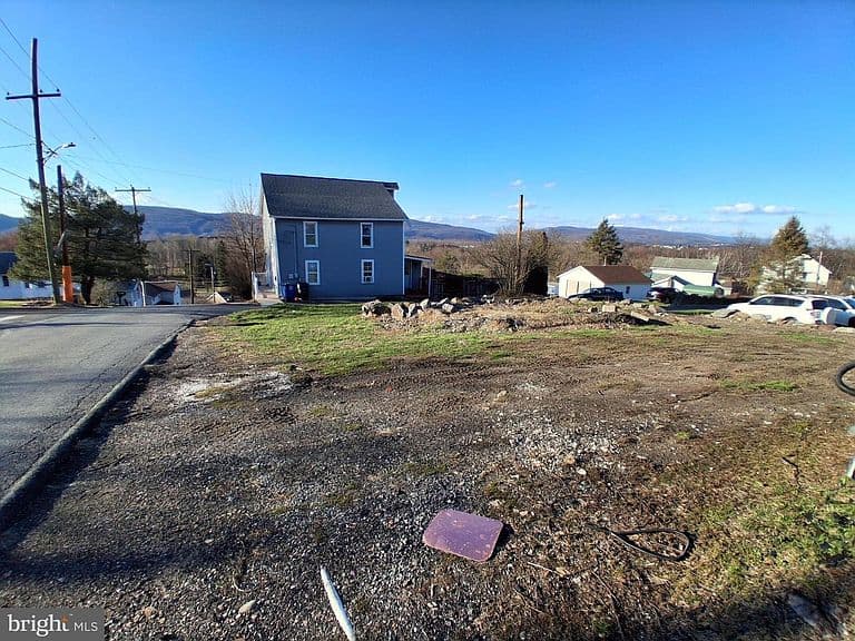 Listing photo 5