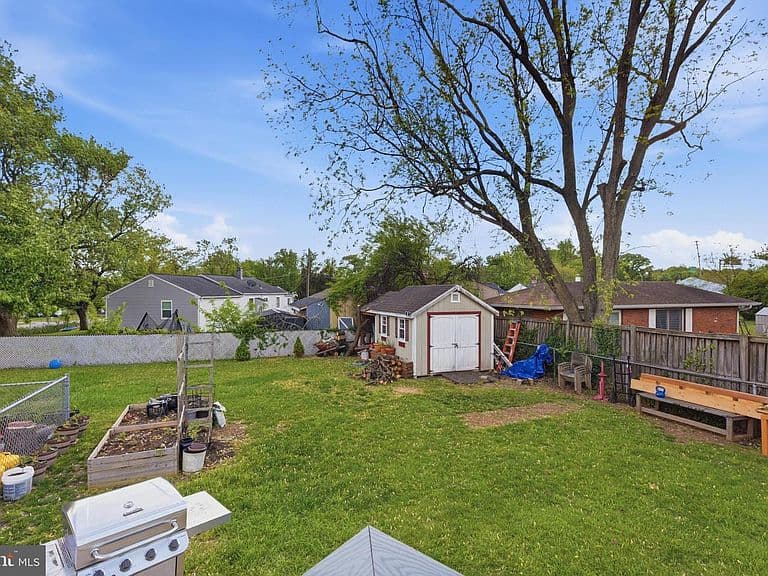 Listing photo 5