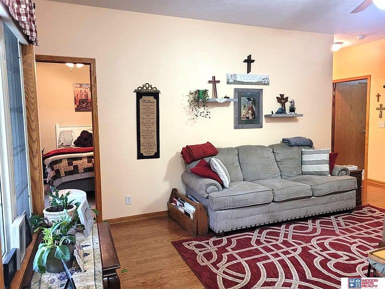 Listing photo 4