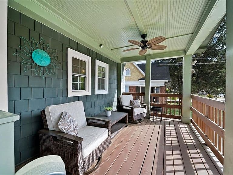 Listing photo 2