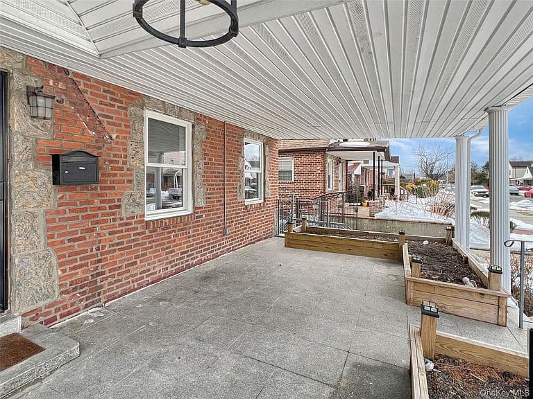 Listing photo 5