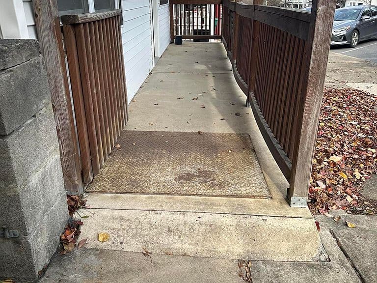 Listing photo 3