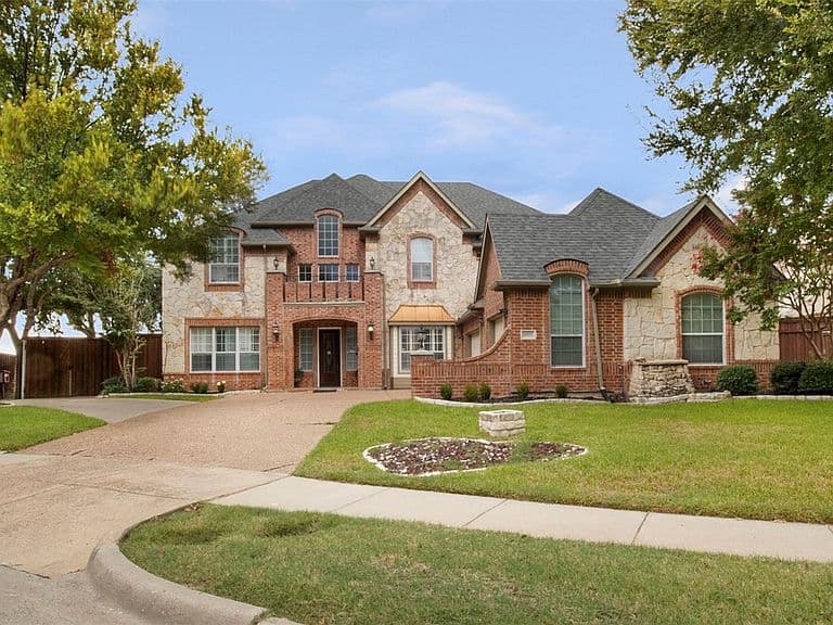 Listing photo 2