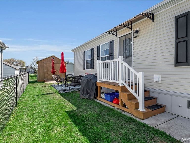 Listing photo 5