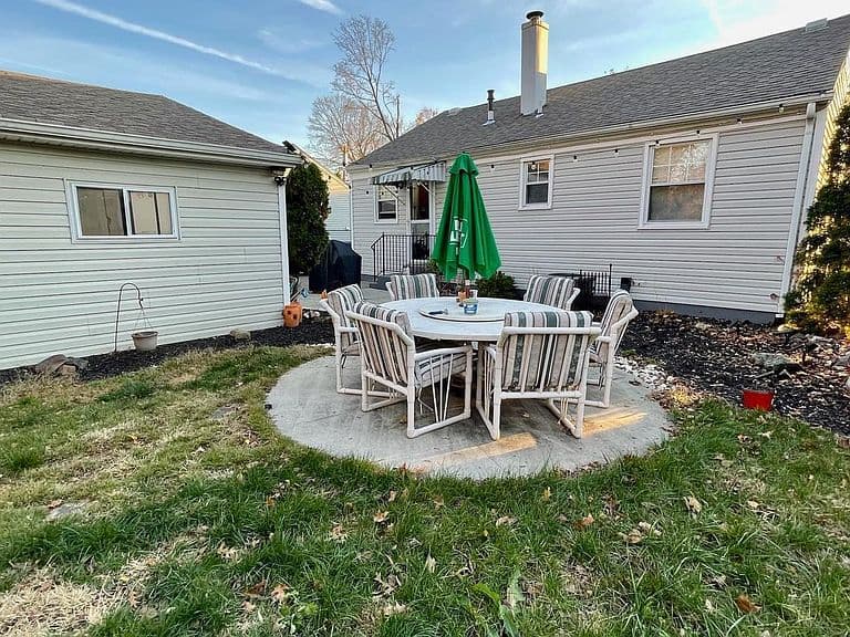 Listing photo 5